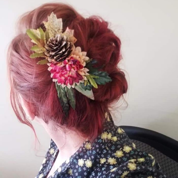 Custom Floral Accessories Mystery Bundle - Picture 14 of 16